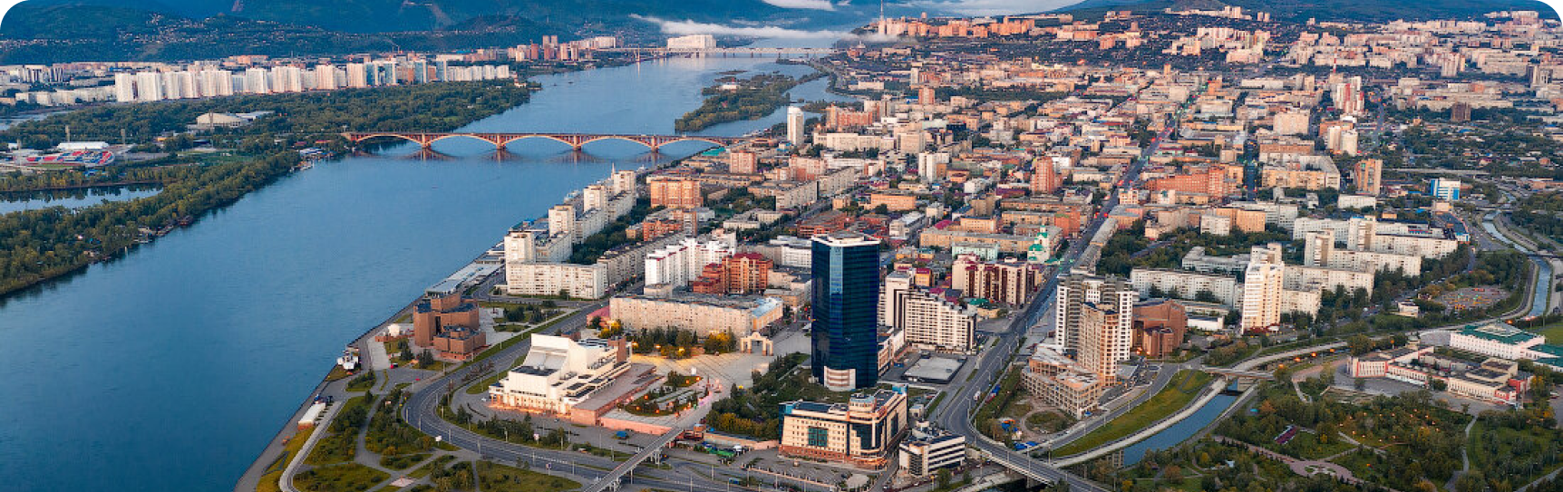 Красноярск — панорама города / фасад гостиницы